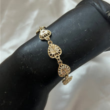 Load image into Gallery viewer, Queen of Hearts bracelet
